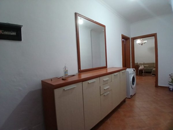 Tirane, jepet me qera apartament 2+1+Ballkon Kati 2, 70 m² 350 € 