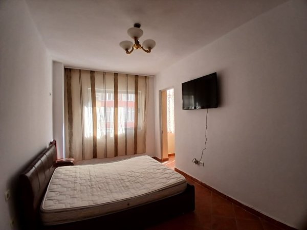 Tirane, jepet me qera apartament 2+1+Ballkon Kati 2, 70 m² 350 € 