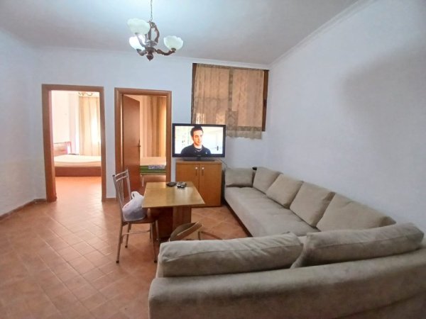 Tirane, jepet me qera apartament 2+1+Ballkon Kati 2, 70 m² 350 € 