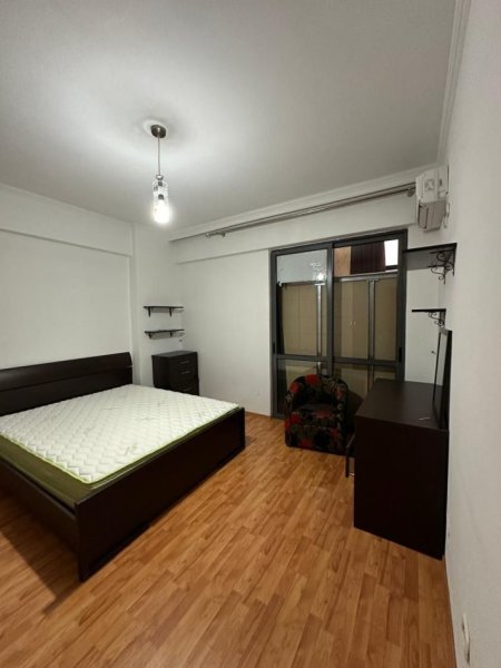 Tirane, jepet me qera apartament 2+1 Kati 4, 79 m² 500 € (rruga sali butka)