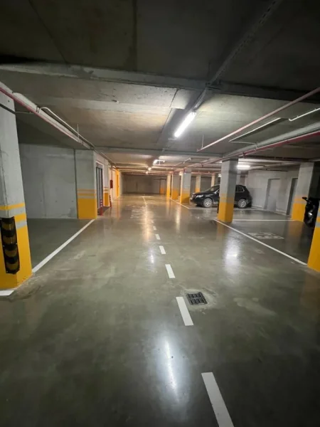 Tirane, shitet garazh | post parkimi Kati -1, 15 m² 30.000 € (rruga e kosovareve)