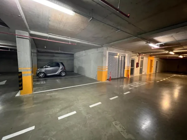 Tirane, shitet garazh | post parkimi Kati -1, 15 m² 30.000 € (rruga e kosovareve)