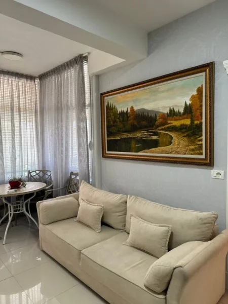 Tirane, shitet apartament Kati 1, 192 m² (bllok)