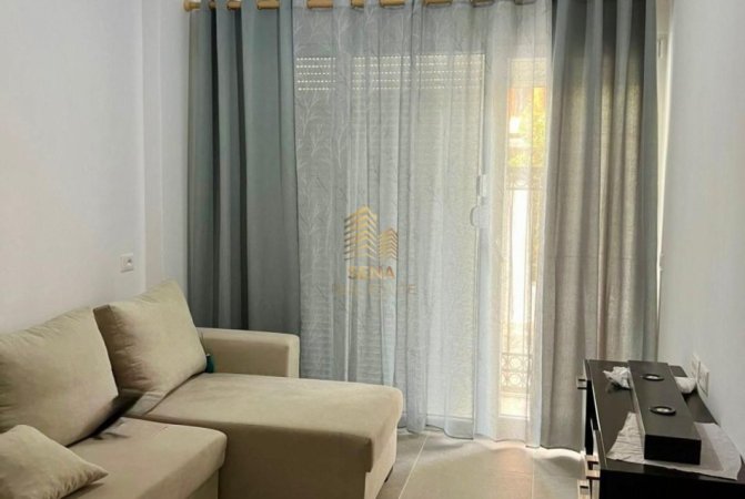 Tirane, jepet me qera shtepi 1+1 Kati 1, 60 m² 450 € (Prane Universitetit Marlin Barleti)