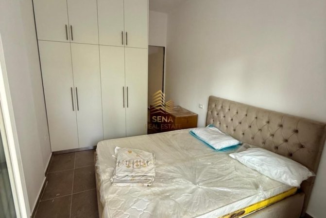 Tirane, jepet me qera shtepi 1+1 Kati 1, 60 m² 450 € (Prane Universitetit Marlin Barleti)