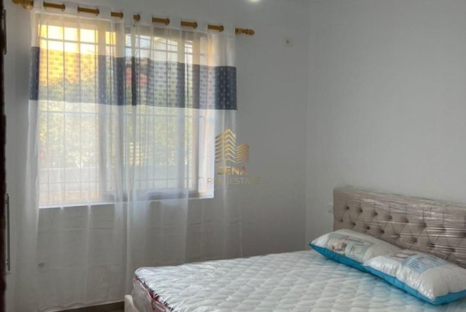 Tirane, jepet me qera shtepi 1+1 Kati 1, 60 m² 450 € (Prane Universitetit Marlin Barleti)