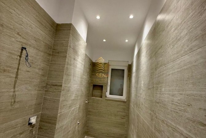 Tirane, jepet me qera shtepi 1+1 Kati 1, 60 m² 450 € (Prane Universitetit Marlin Barleti)