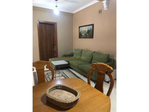 Tirane, jepet me qera apartament 1+1 Kati 1, 60 m² 500 € (Medreseja, Tregu Industrial)