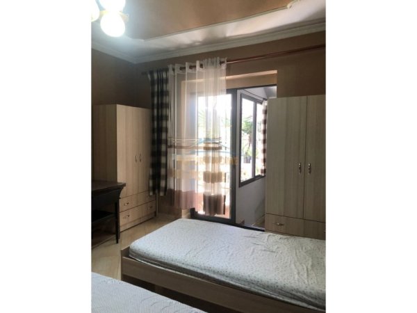 Tirane, jepet me qera apartament 1+1 Kati 1, 60 m² 500 € (Medreseja, Tregu Industrial)