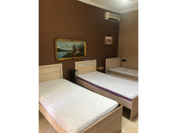 Tirane, jepet me qera apartament 1+1 Kati 1, 60 m² 500 € (Medreseja, Tregu Industrial)