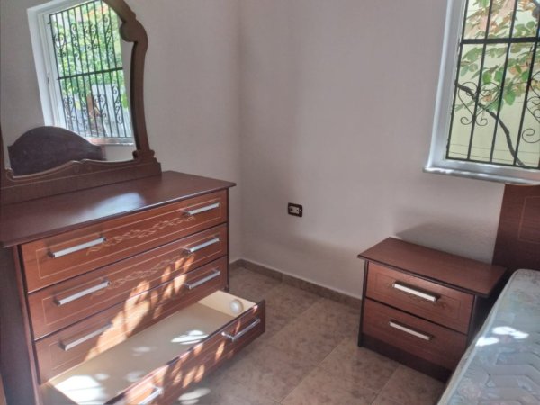 Tirane, jepet me qera apartament 1+1 Kati 1, 60 m² 390 € (rruga hito cako)