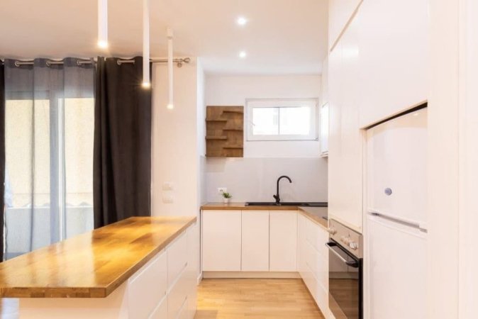 Tirane, shitet apartament 1+1 , 105 m² 252.000 € (ZOGU I ZI)