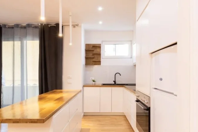 Tirane, shitet apartament 1+1 , 105 m² 252.000 € (ZOGU I ZI)