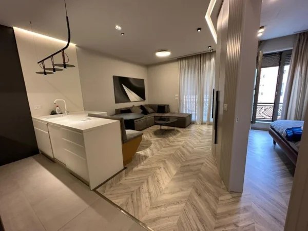Tirane, jepet me qera apartament 1+1 Kati 6, 70 m² 800 € 