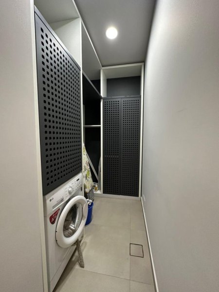Tirane, jepet me qera apartament 1+1 Kati 6, 70 m² 800 € 