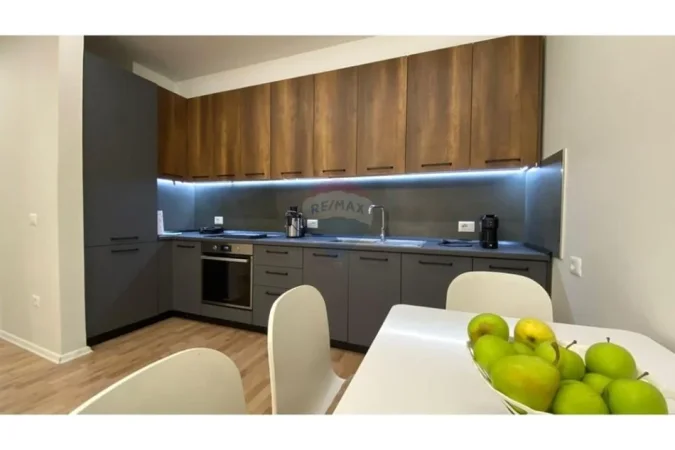 Tirane, shitet apartament 1+1 Kati 5, 77 m² (idriz dollaku)