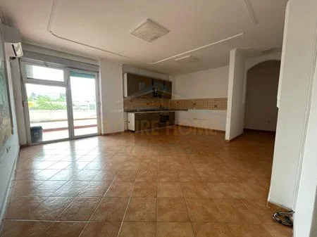 Tirane, jepet me qera apartament 2+1 Kati 1, 97 m² 550 € 