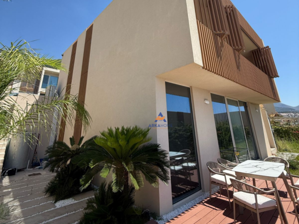 Vlore, shitet Vile 3+1+Ballkon Kati 2, 530 m² 1.100.000 € (Green Coast, Palase)
