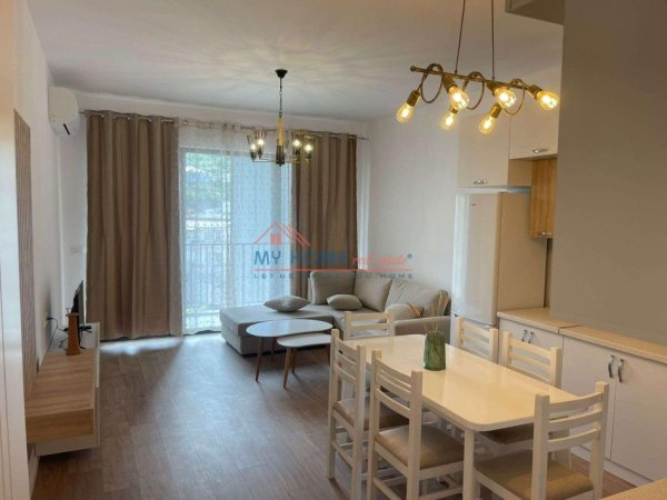 Tirane, jepet me qera apartament 1+1 Kati 3, 70 m² 450 € (Selit)