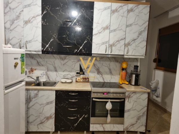 Tirane, jepet me qera apartament 2+1+Ballkon Kati 5, 95 m² 500 € (ISH PARKU)