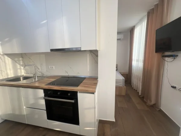 Tirane, jepet me qera apartament 1+1 Kati 9, 43 m² 500 € (rruga zef Jubani)