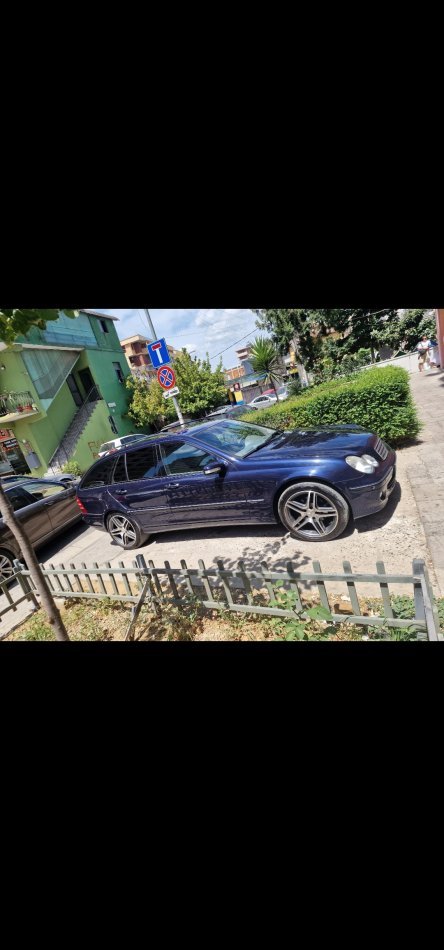 Tirane, shes makine Mercedes Benz Nafte, blu e errët automatik Kondicioner 311.000 km 5.499 €