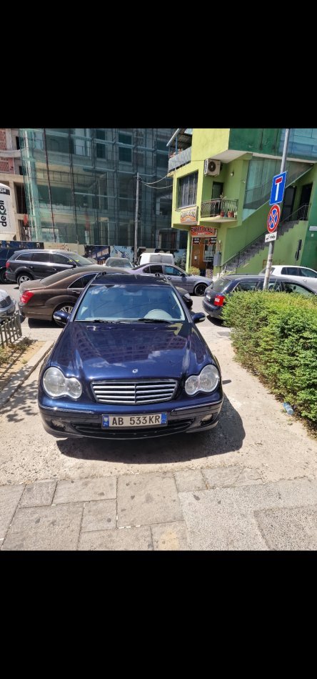 Tirane, shes makine Mercedes Benz Nafte, blu e errët automatik Kondicioner 311.000 km 5.499 €