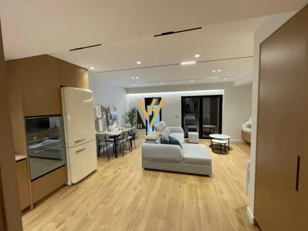 Tirane, jepet me qera apartament 3+1+Ballkon Kati 1, 120 m² 1.500 € (KODRA E DIELLIT)