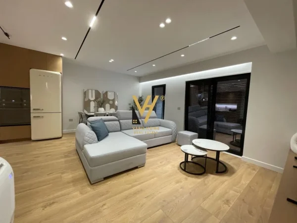 Tirane, jepet me qera apartament 3+1+Ballkon Kati 1, 120 m² 1.500 € (KODRA E DIELLIT)