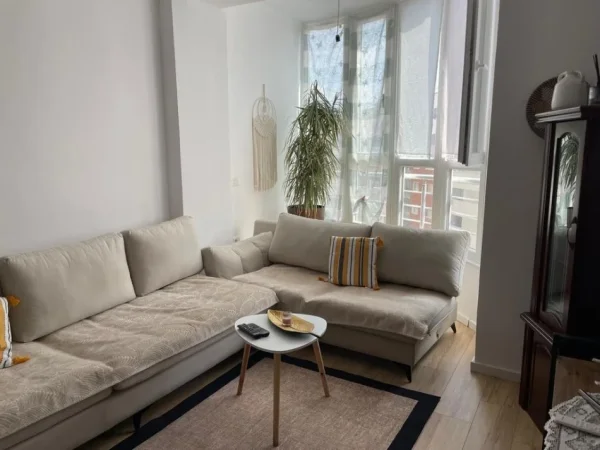 Tirane, jepet me qera apartament 1+1 Kati 7, 65 m² 470 € 