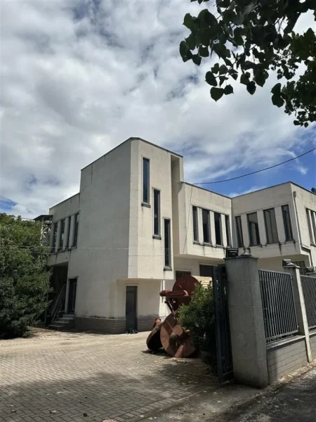 Durres, shitet ambjent biznesi Kati 0, 700 m² 560.000 € (Shijak, Durres)