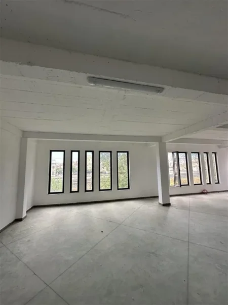 Durres, shitet ambjent biznesi Kati 0, 700 m² 560.000 € (Shijak, Durres)