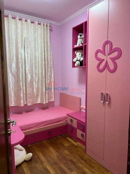 Tirane, jepet me qera apartament 3+1 Kati 2, 150 m² 1.000 € (Komuna e Parisit)