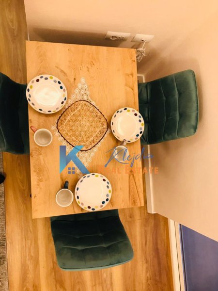 Tirane, jap me qera apartament 1+1+Ballkon Kati 5, 65 m² 650 € (Rruga Mine Peza)