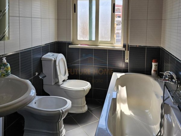 Tirane, shitet apartament 3+1+Ballkon Kati 5, 127 m² 248.625 € (Don Bosko)
