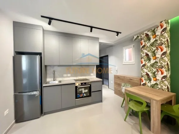Tirane, jepet me qera apartament 2+1 Kati 2, 80 m² 700 € 