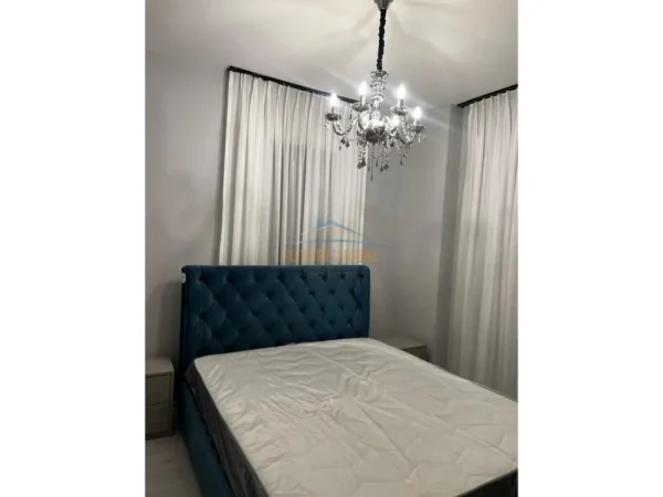 Tirane, jepet me qera apartament 2+1 Kati 2, 80 m² 700 € 