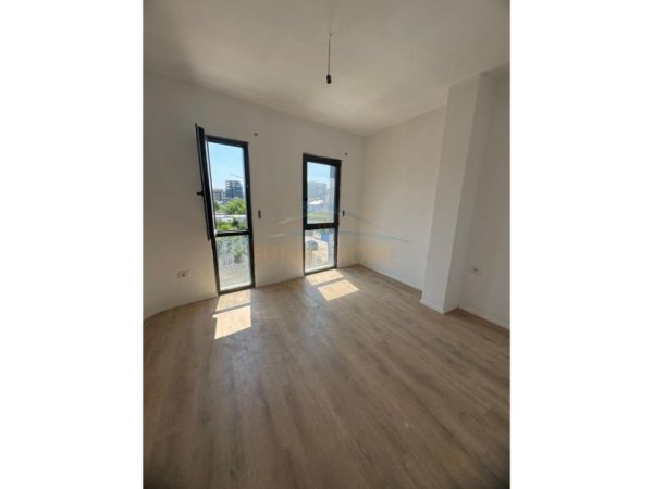 Tirane, shitet apartament 2+1+Ballkon Kati 2, 112 m² 190.000 € (Unaza e Re)