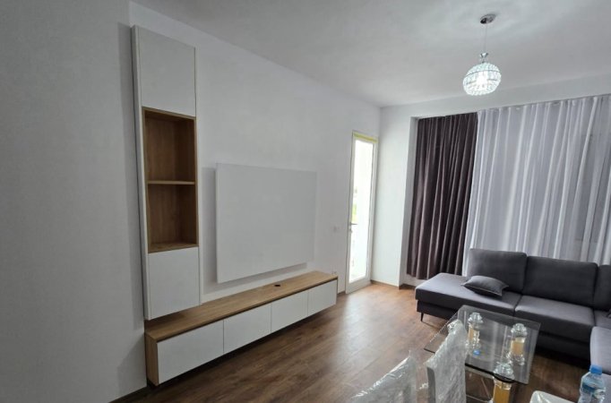 Tirane, jepet me qera apartament 1+1 Kati 3, 75 m² 350 € (PASKUQAN)
