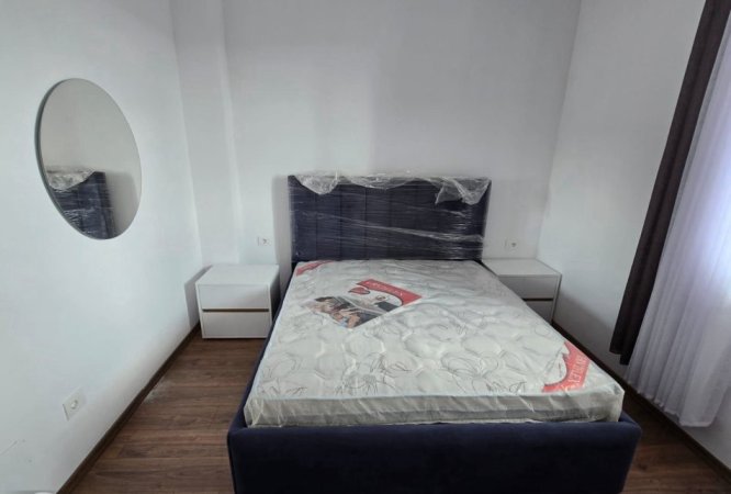 Tirane, jepet me qera apartament 1+1 Kati 3, 75 m² 350 € (PASKUQAN)