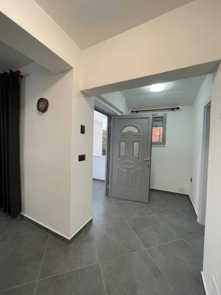 Tirane, jepet me qera apartament 2+1 Kati 2, 80 m² 600 € (Pazari i Ri)