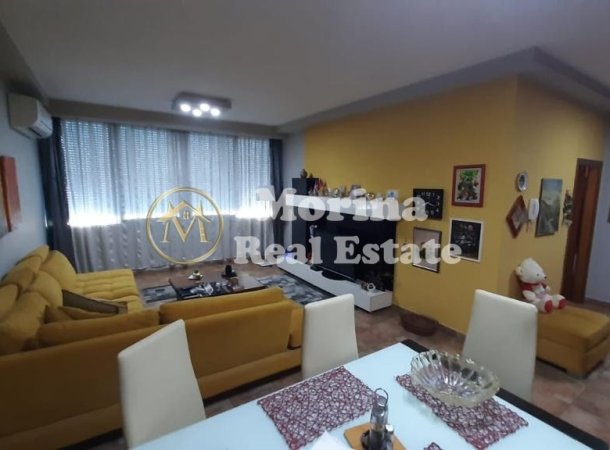 Tirane, shitet apartament 3+1 Kati 5, 117 m² 170.000 € (Rruga e Dibres)
