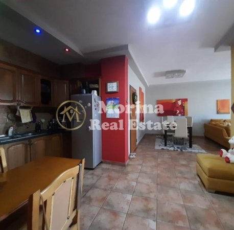 Tirane, shitet apartament 3+1 Kati 5, 117 m² 170.000 € (Rruga e Dibres)