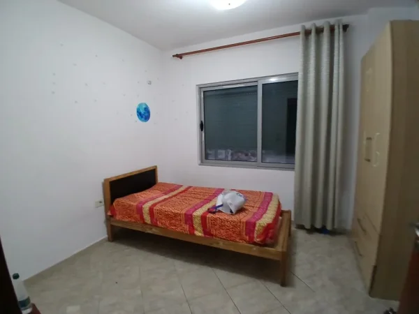 Tirane, jepet me qera apartament 2+1+Ballkon Kati 5, 90 m² 500 € (Karburant kastrati)