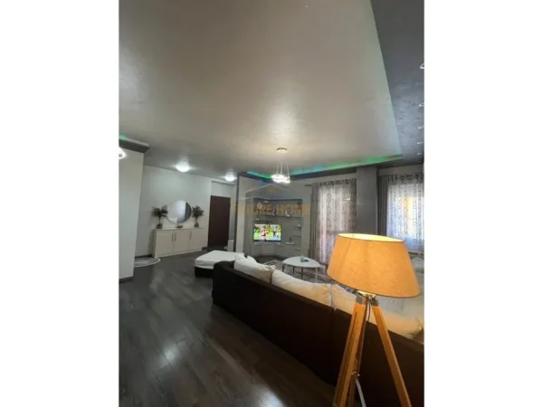 Tirane, shitet apartament 2+1+Ballkon Kati 3, 127 m² 317.500 € (Bulevardi Gjergj Fishta)