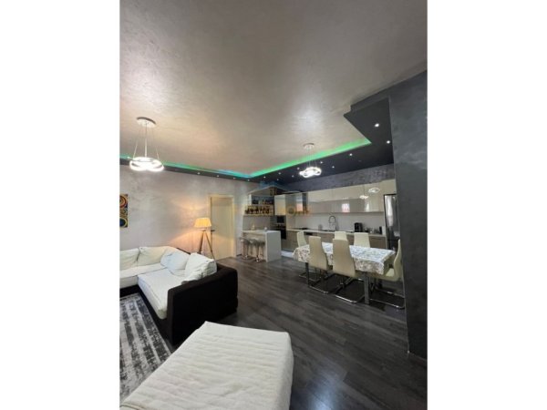 Tirane, shitet apartament 2+1+Ballkon Kati 3, 127 m² 317.500 € (Bulevardi Gjergj Fishta)