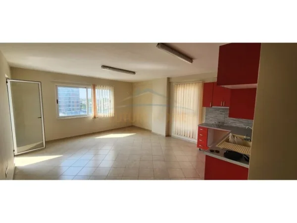 Tirane, shitet apartament 2+1+Ballkon Kati 4, 110 m² 135.000 € (Unaza e Re)