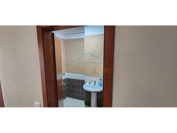 Tirane, shitet apartament 2+1+Ballkon Kati 4, 110 m² 139.000 € (Unaza e Re)