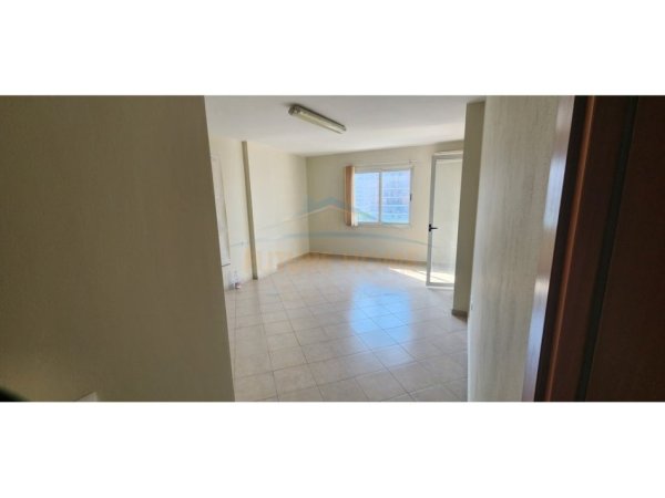 Tirane, shitet apartament 2+1+Ballkon Kati 4, 110 m² 139.000 € (Unaza e Re)