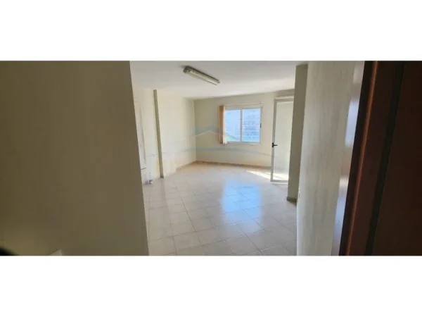 Tirane, shitet apartament 2+1+Ballkon Kati 4, 110 m² 135.000 € (Unaza e Re)